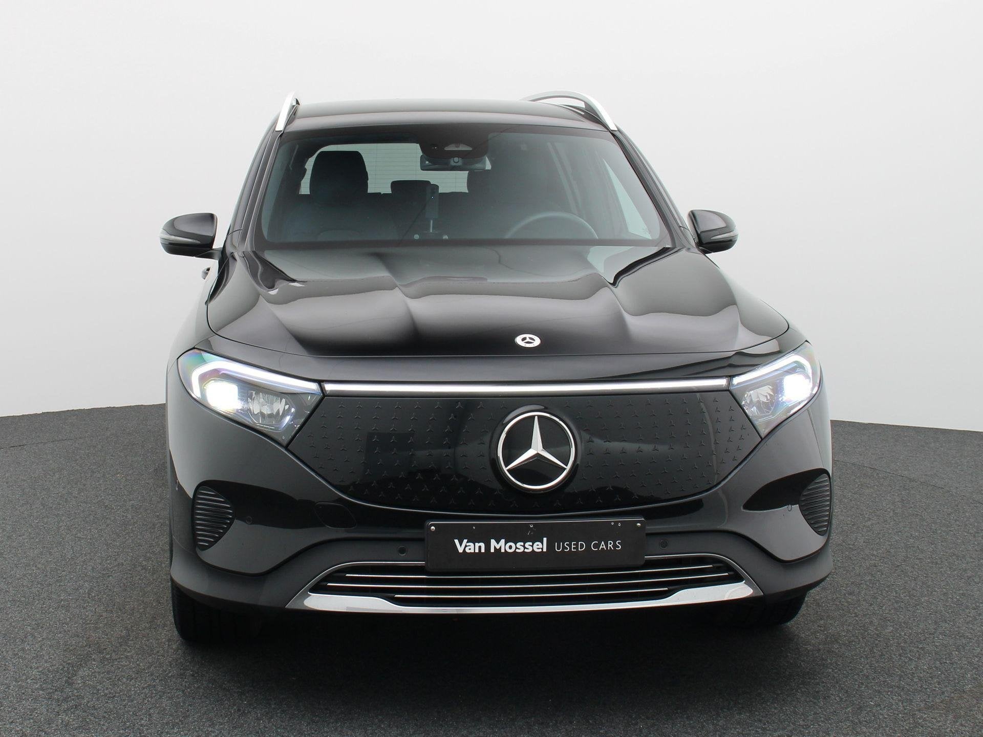Mercedes-Benz EQB 250+ Luxury Line + 7 ZITPLAATSEN + CARPLAY, Auto's, 2005 kg, Gebruikt, 71 kWh, 5 deurs
