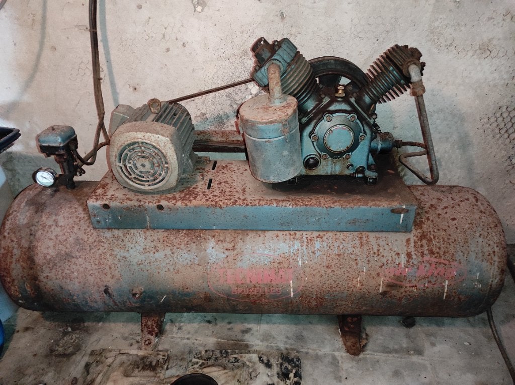 Compresseur TECNIMAT, Bricolage & Construction, 100 litres ou plus, Enlèvement, Utilisé, 10 bars ou plus