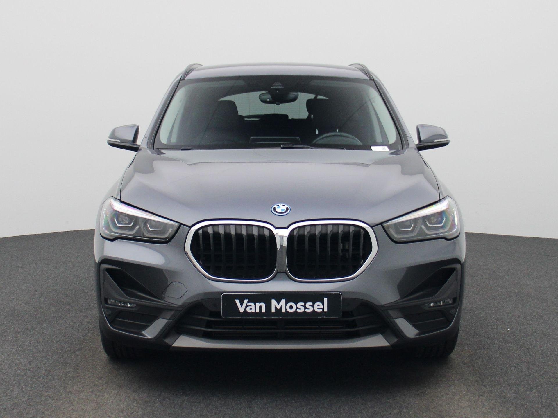 BMW X1 xDrive25e (162 kW), Auto's, BMW, Stof, Gebruikt, Automatische klimaatregeling, 1820 kg