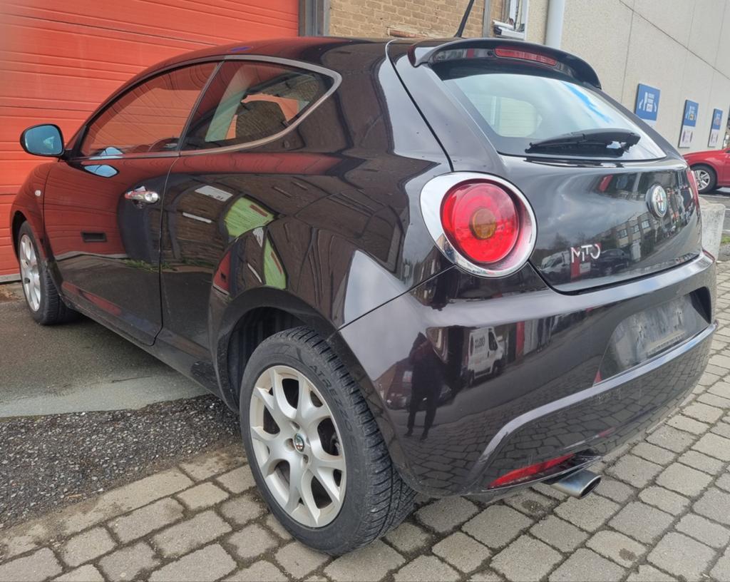 ALFA MITO 1.4i 2010 AIRCO 194283KM PRIJS 2350€, Auto's, Euro 5, Zwart, 4 cilinders, Zwart