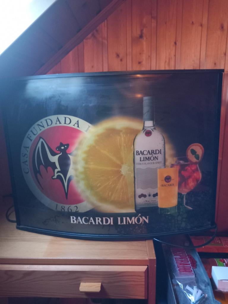 Lichtreclame Bacardi., Verzamelen, Biermerken, Ophalen