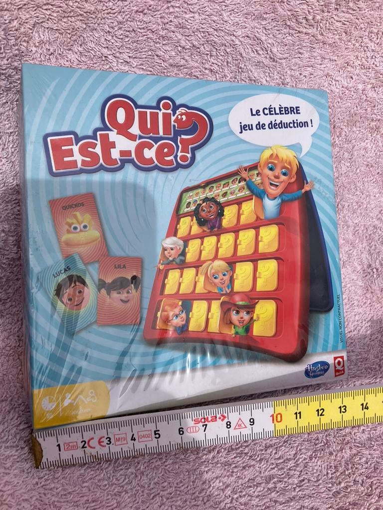 Qui est-ce ? - Wie is het ? - Hasbro Quick - reisspel, Hobby en Vrije tijd, Gezelschapsspellen | Kaartspellen, Nieuw, Een of twee spelers