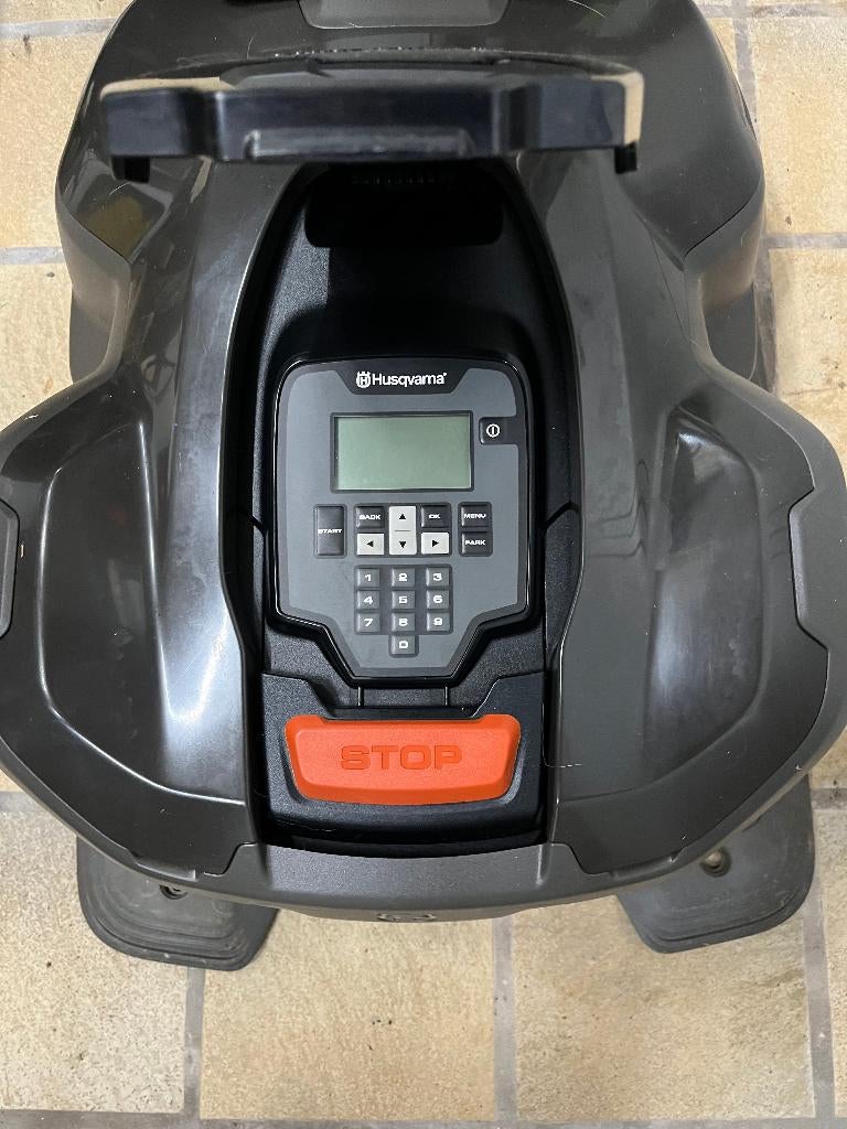 Husqvarna Automower 405X, Ophalen, Gebruikt, Bestuurbaar via app, Meer dan 25 cm