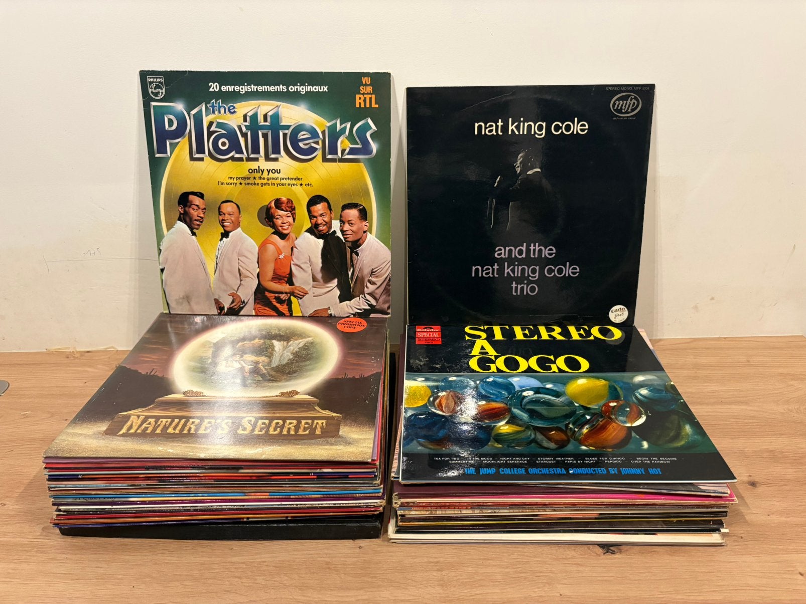 55 vinyles rétro (Rock’n’Roll, Tangos, Variété...), CD & DVD, Enlèvement, Comme neuf, Pop