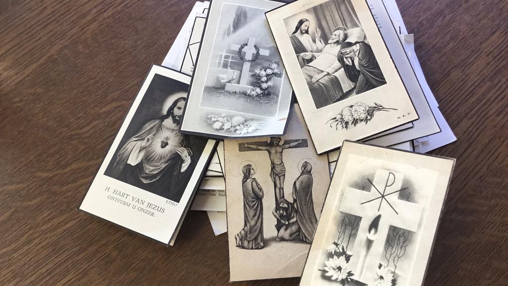 70 doodsprentjes voor 1900, Verzamelen, Bidprentjes en Rouwkaarten, Ophalen