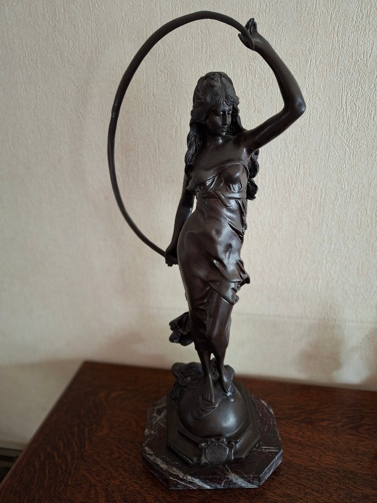 Beeld dame Auguste Moreau, Antiquités & Art, Art | Sculptures & Bois, Enlèvement, Statue