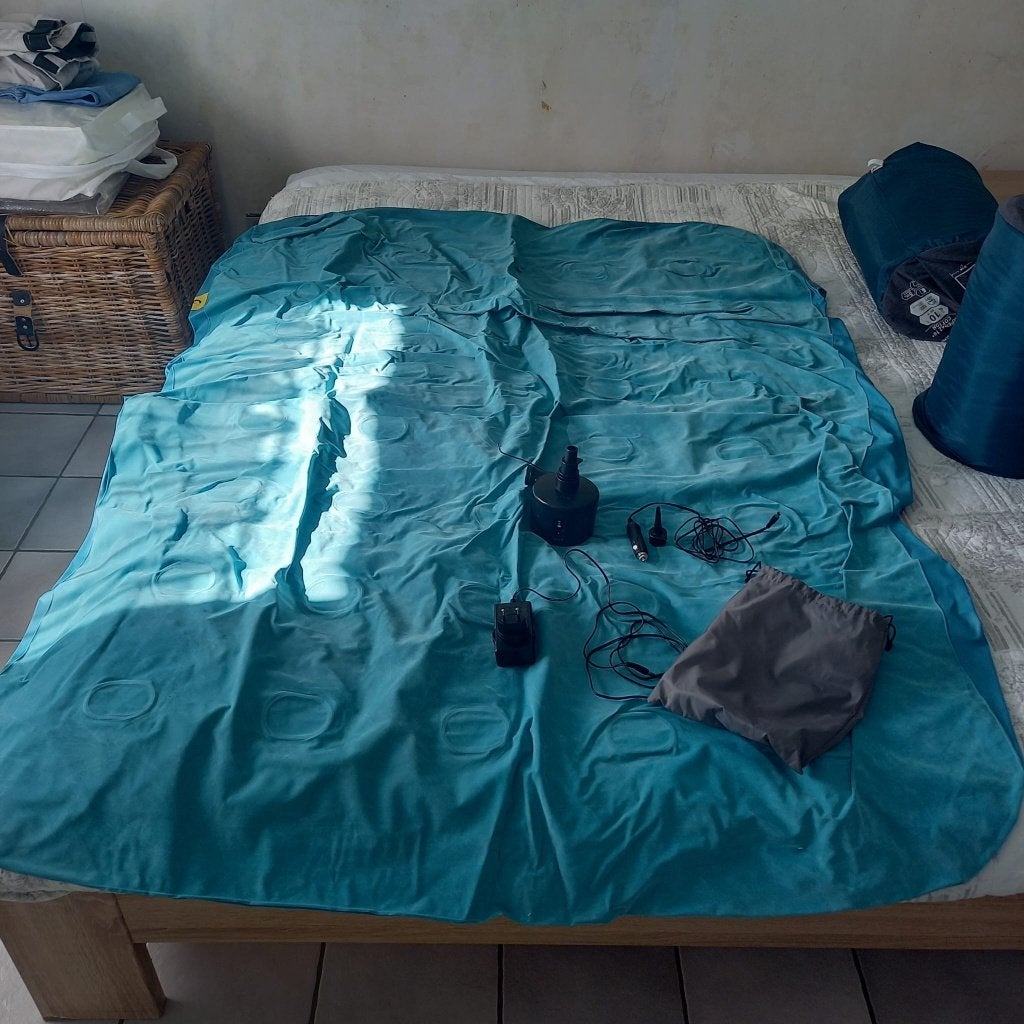Matelas gonflable 2 personnes, Caravanes & Camping, Matelas pneumatiques, Enlèvement, 2 personnes