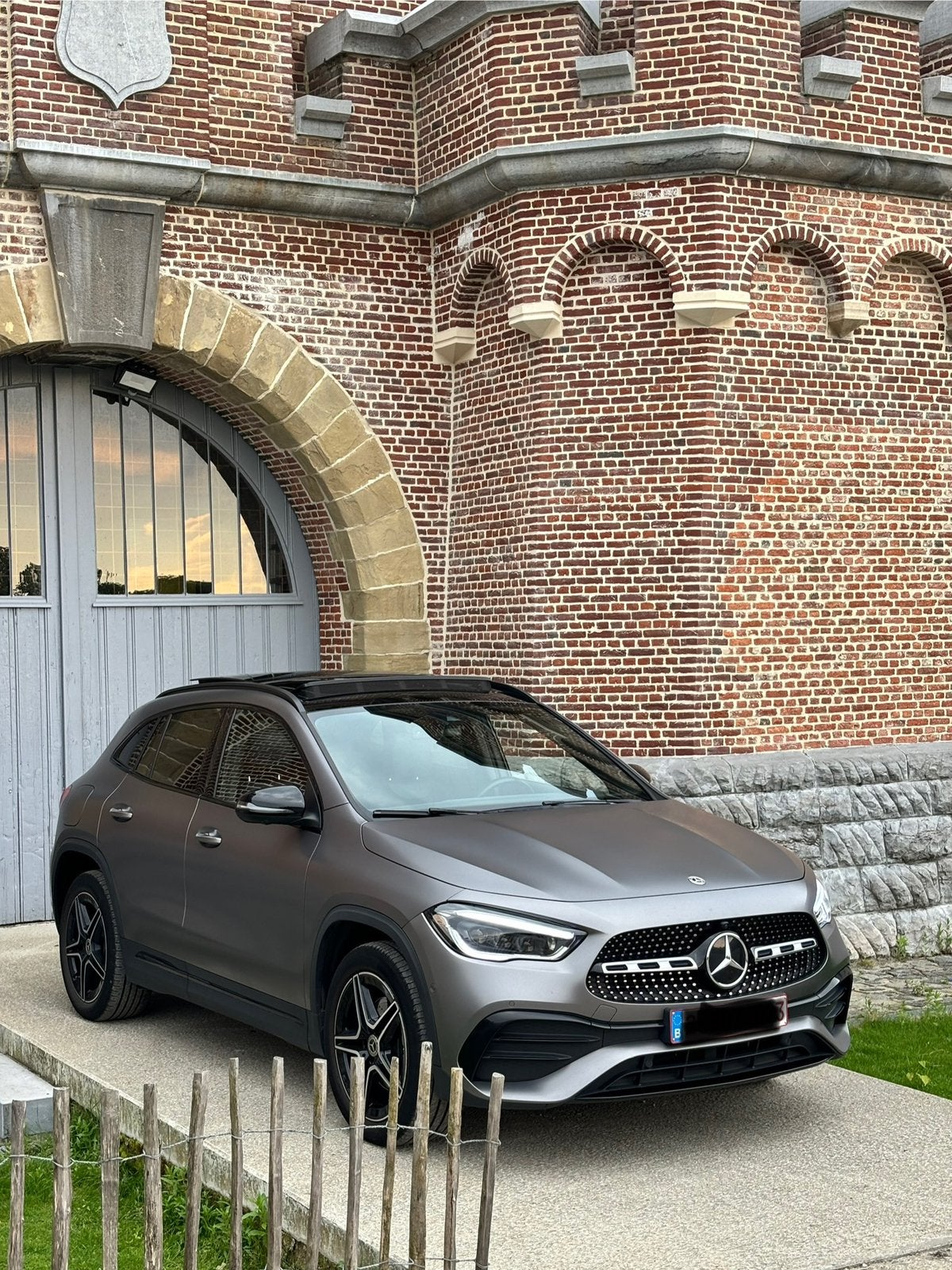 Mercedes GLA 250e Plug-in Hybrid AMG Line, Auto's, Zwart, 4 cilinders, 5 deurs, Dealer onderhouden