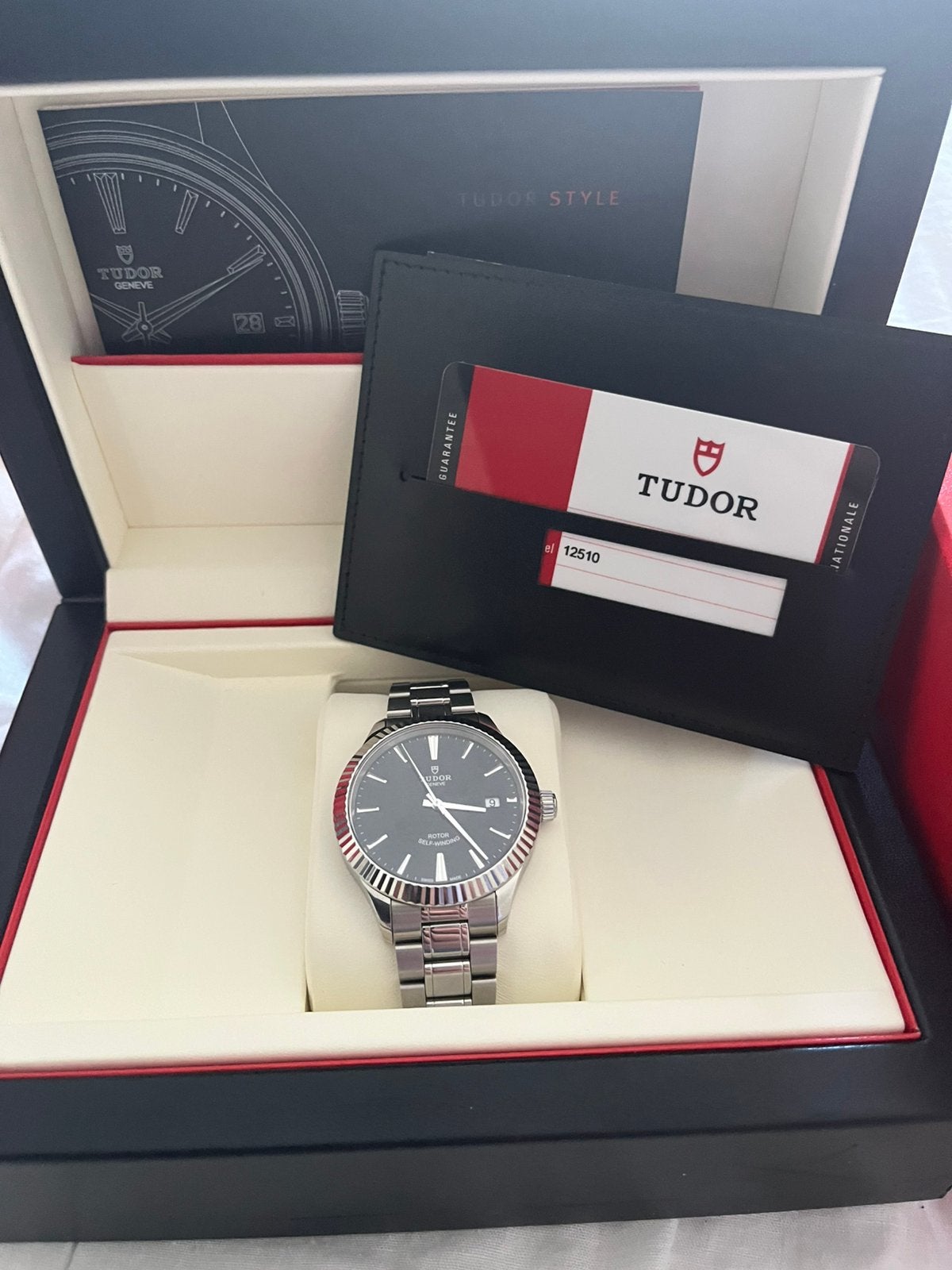 Tudor horloge als nieuw met doos en papieren, Handtassen en Accessoires, Beautycases, Ophalen of Verzenden, Zo goed als nieuw