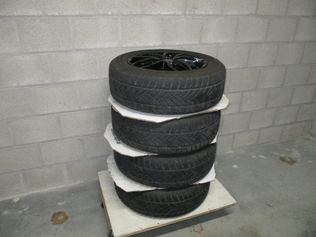 Set winterbanden 16 inch voor Volkswagen T-Roc, Ophalen, Gebruikt, 16 inch, Banden en Velgen