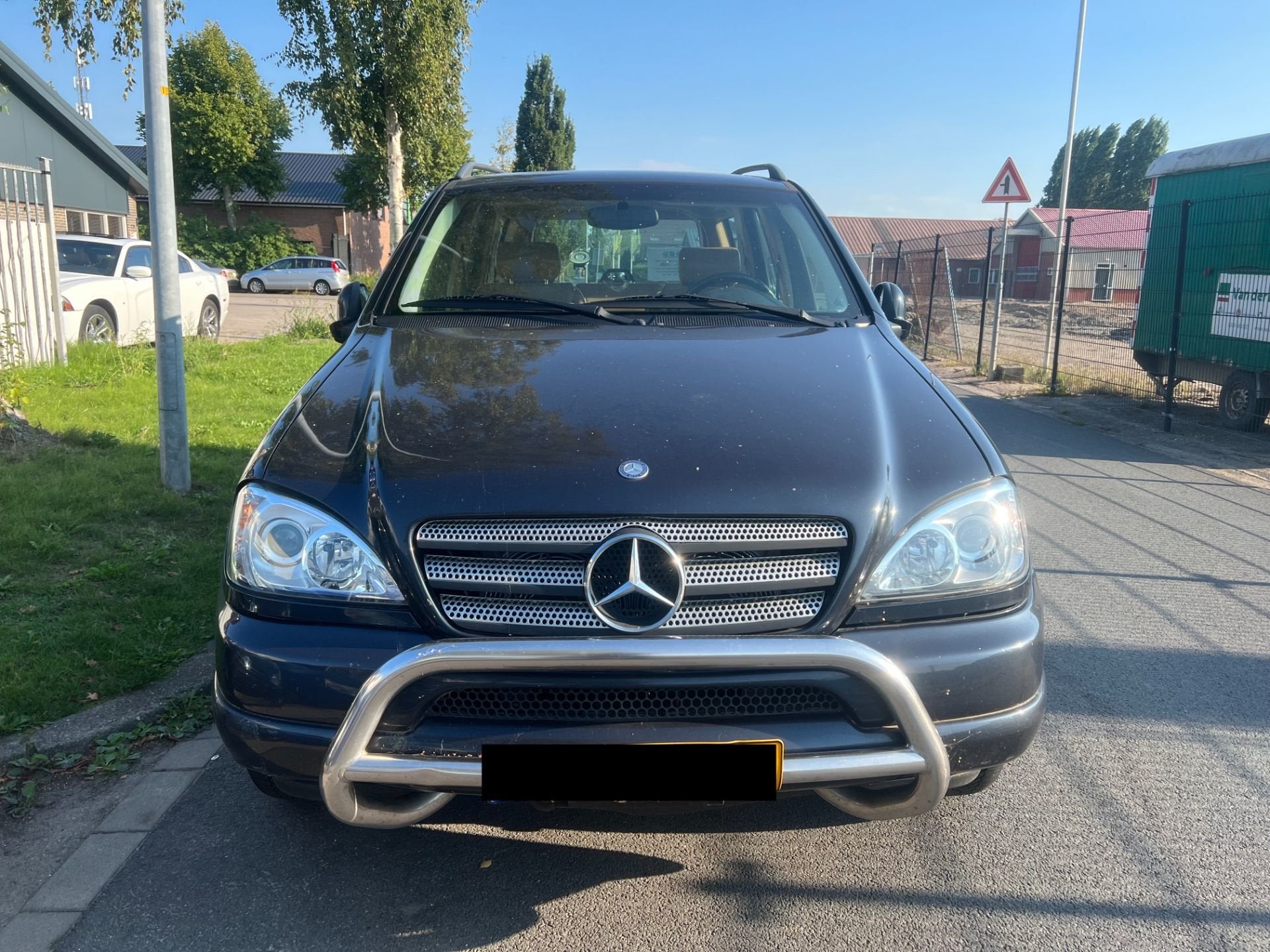 ML W163 Blauw 189 demontage onderdelen sloop parts, Auto-onderdelen, Gebruikt, Mercedes-Benz AG, Mercedes-Benz, Mercedesstrasse 120
70372  Stuttgart, DE