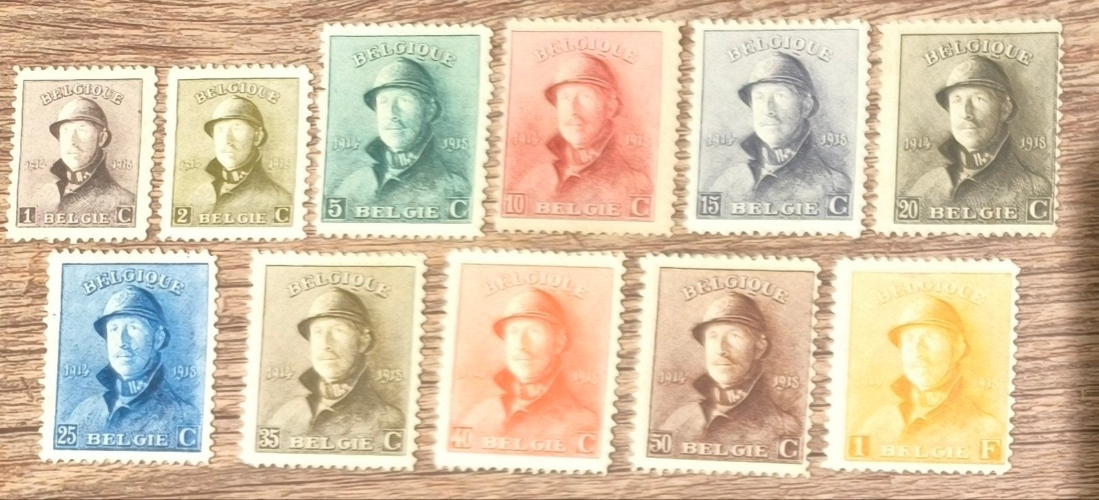 koning met helm nrs 165-175*, Ophalen of Verzenden, Postfris, Spoor van plakker