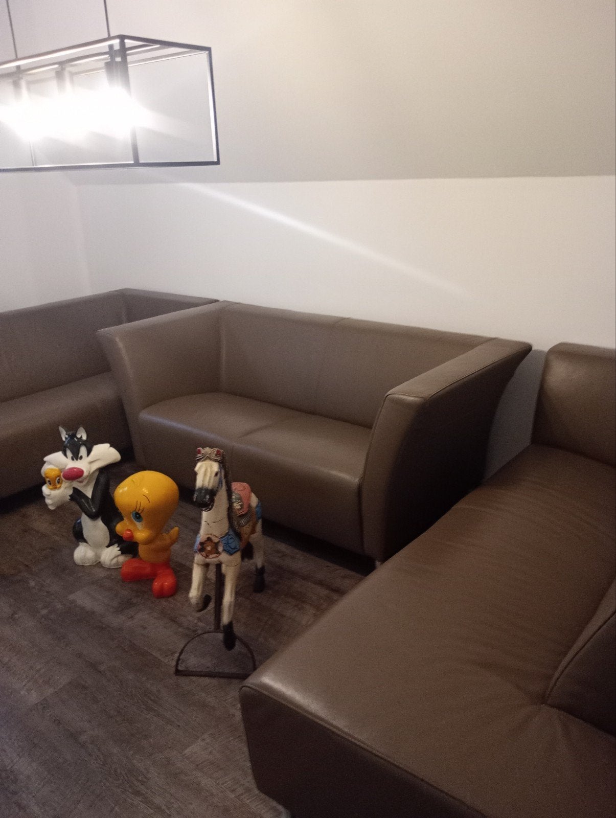 leder salon, Ophalen