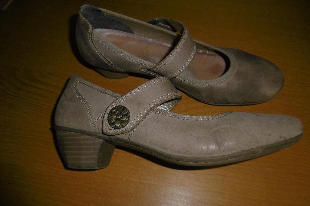 dames pump van Rieker, maat 38, Kleding | Dames, Schoenen, Rieker, Ophalen of Verzenden
