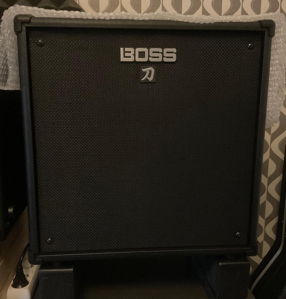 Boss Katana bass 110., Muziek en Instrumenten, Ophalen of Verzenden, Zo goed als nieuw, Basgitaar, 50 tot 100 watt