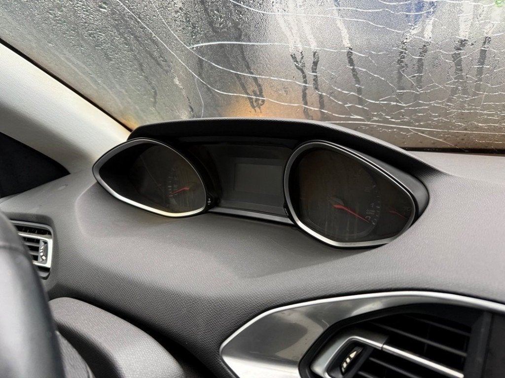 INSTRUMENTS DE BORD Peugeot 308 SW (L4 / L9 / LC / LJ / LR), Kontakt-peugeot@peugeot.com, Utilisé, Peugeot Deutschland GmbH, Bahnhofsplatz
65423  Rüsselsheim, DE