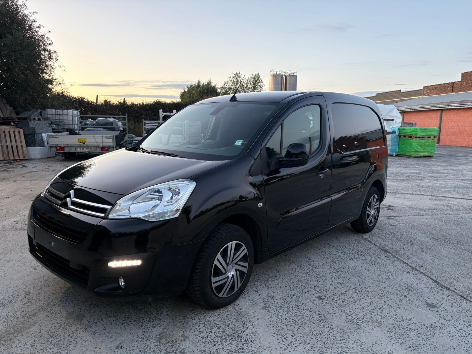 Citroën Berlingo Btw Essence 82Dkm ! ! !, Autos, Achat, Euro 6, Entreprise, Noir