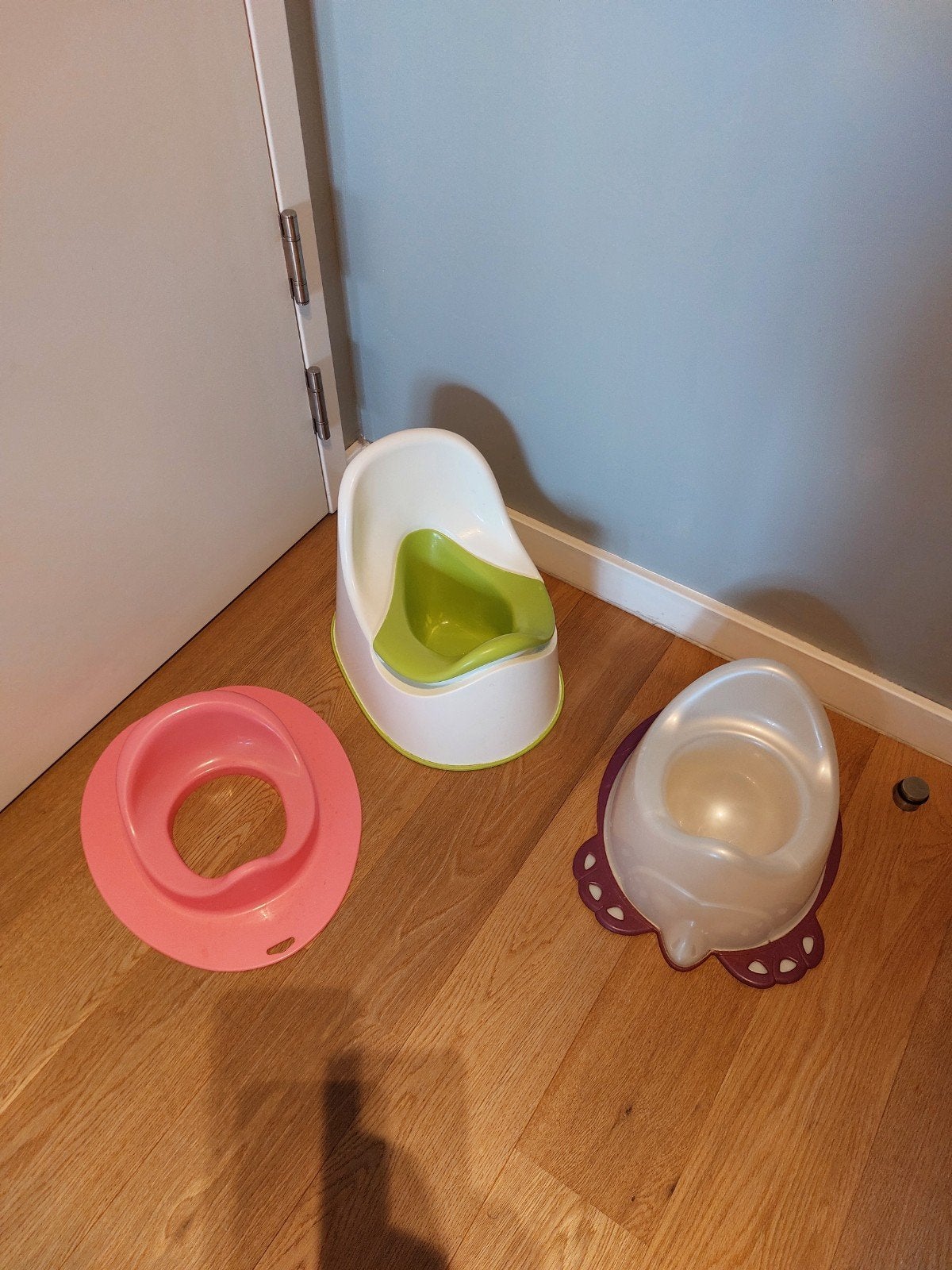 Petits pots et réducteur sanitaire, Enlèvement, Comme neuf
