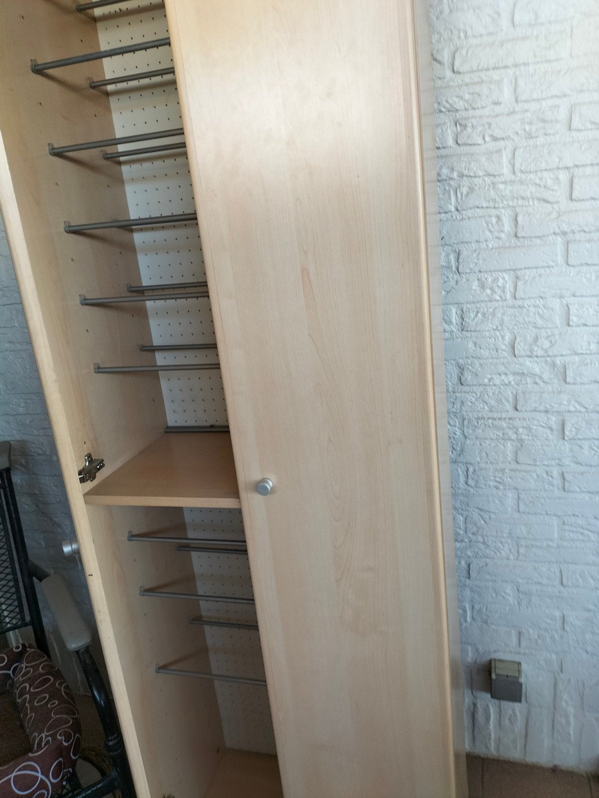 Schoenenkast, Ophalen