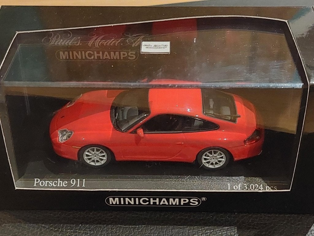 Minichamps Porsche 911 Coupé rouge de 2001 1/43, Enlèvement ou Envoi, Neuf, Voiture, MiniChamps