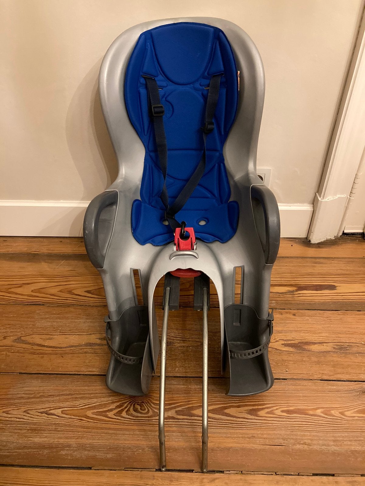 Grand siège de vélo OK Baby avec fonction d'inclinaison, Enlèvement, Comme neuf, Repose-pieds