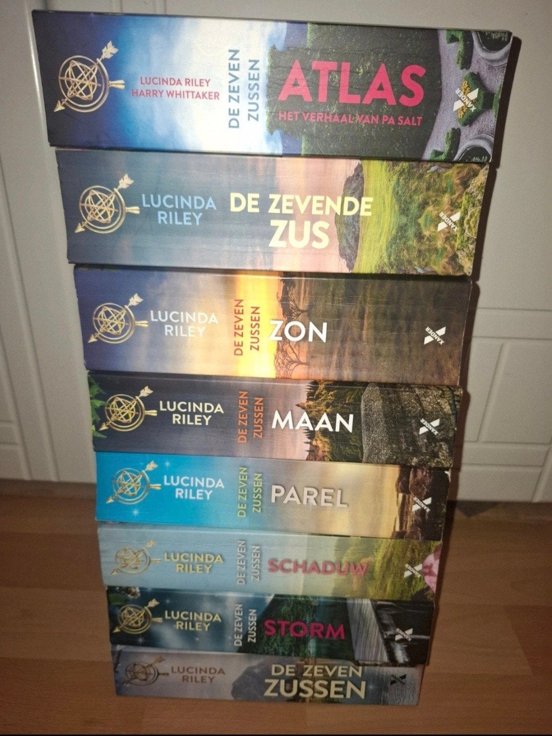 8 boeken reeks de zeven zussen, Ophalen, Gelezen, Lucinda Riley
