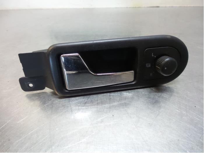 Poignée portière 4portes avant gauche d'un Volkswagen Pass, Volkswagen, -, Utilisé, -
