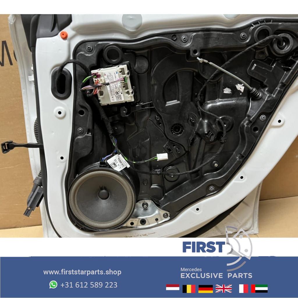 W118 C118 X118 CLA DEUR PORTIER WIT COMPLEET RECHTS ACHTER M, Utilisé, Porte, -, Enlèvement ou Envoi