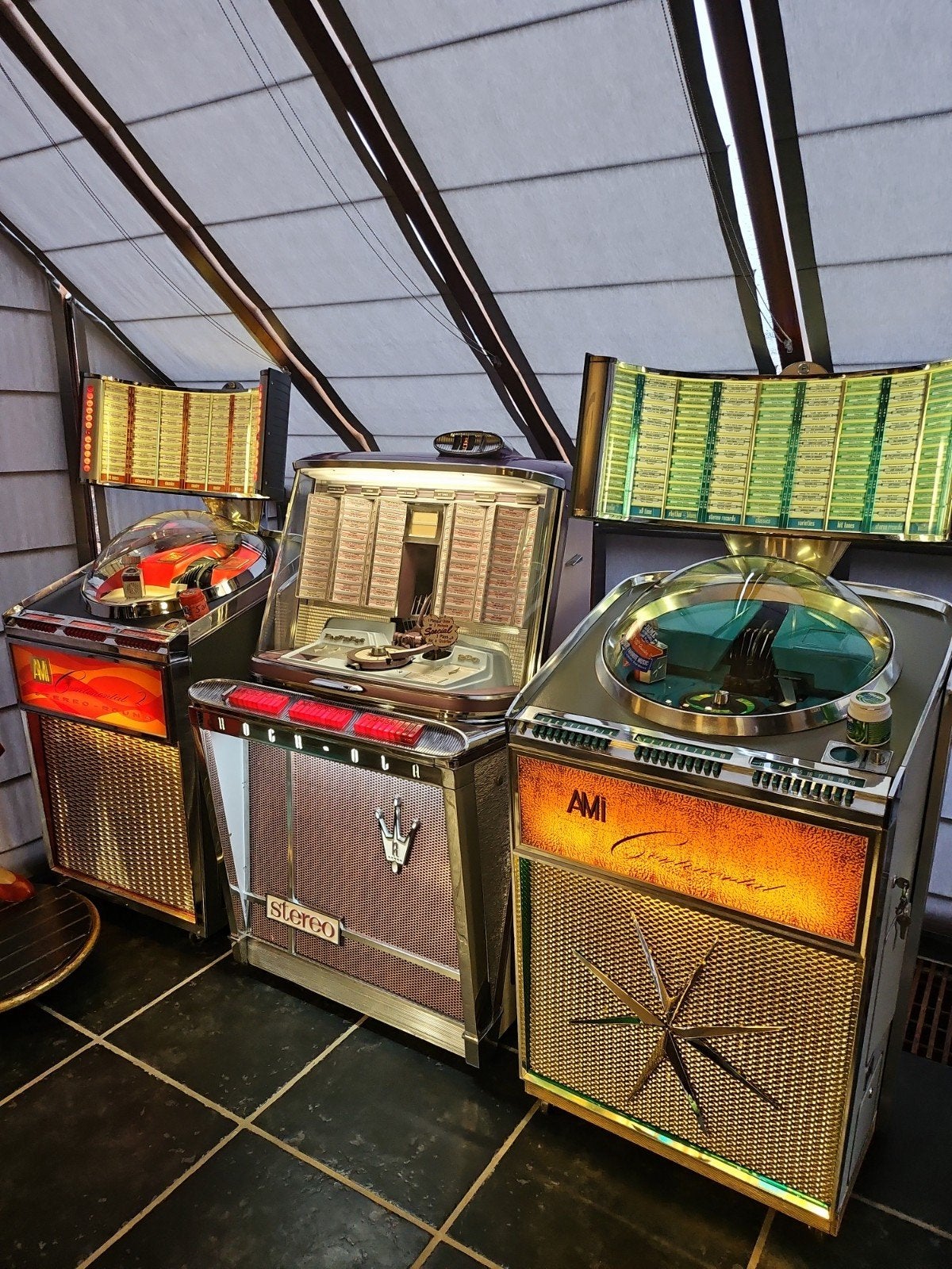 ami continental, Collections, Machines | Jukebox, Enlèvement, Ami