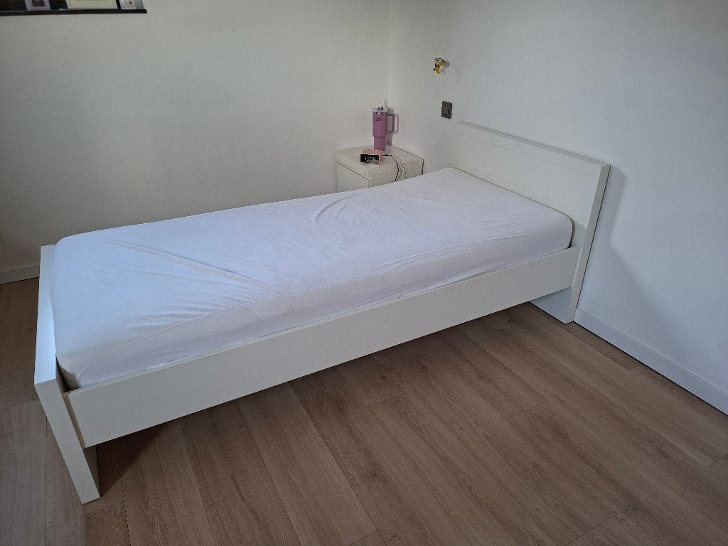 Eenpersoonsbed met nachttafel, Ophalen, Gebruikt, 90 cm, Eenpersoons