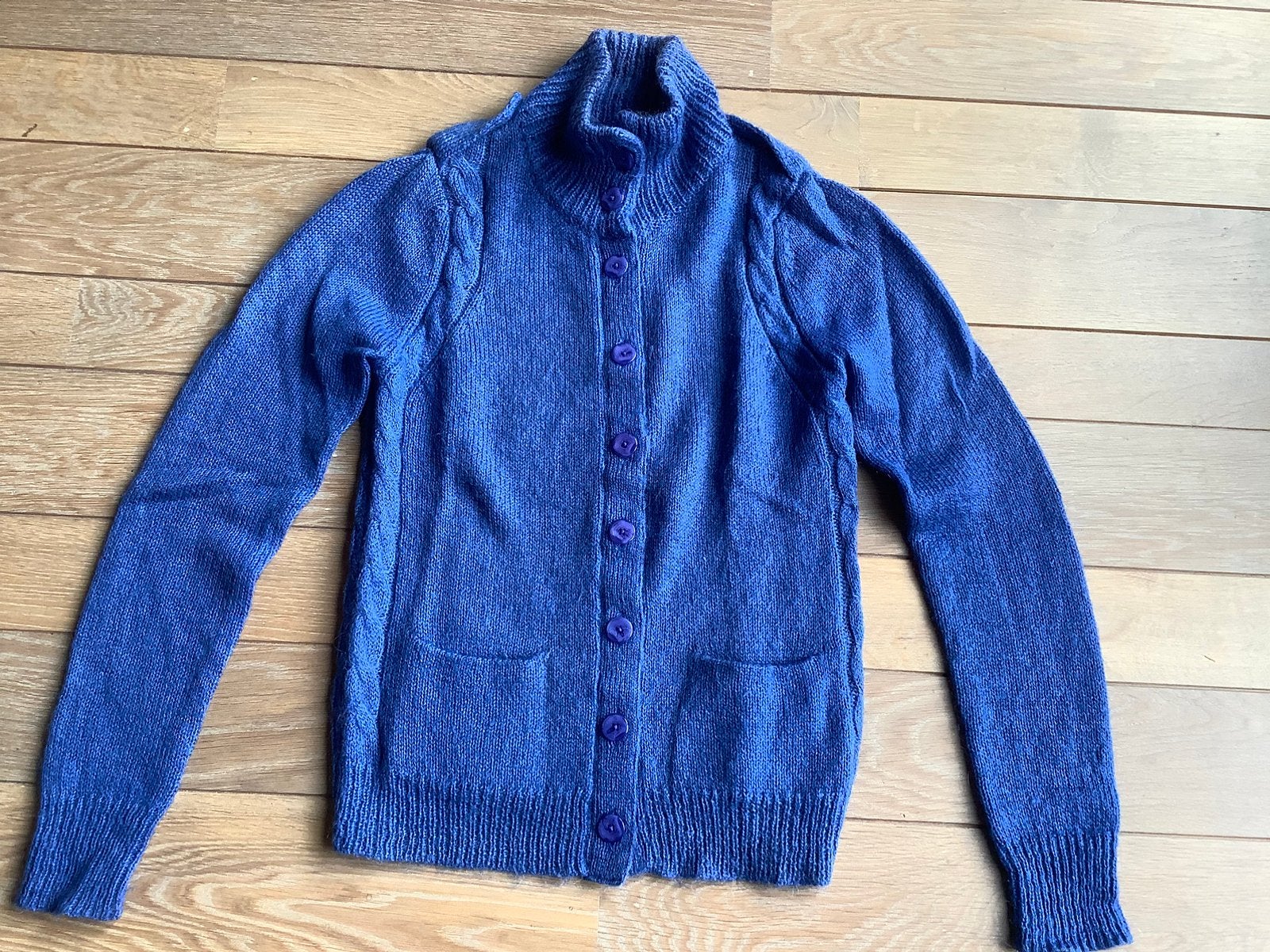 Gillet licht blauw, maat M van het merk Essentiel Antwerp., Ophalen of Verzenden, Zo goed als nieuw, Maat 38/40 (M), Blauw