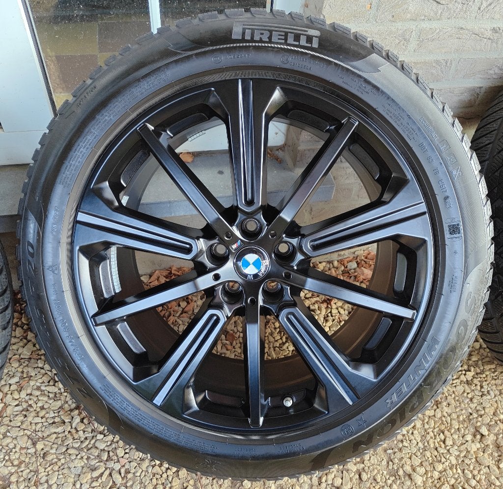 20" BMW X5 748M + Winterbanden Pirelli, Ophalen, Gebruikt, 275 mm, Banden en Velgen