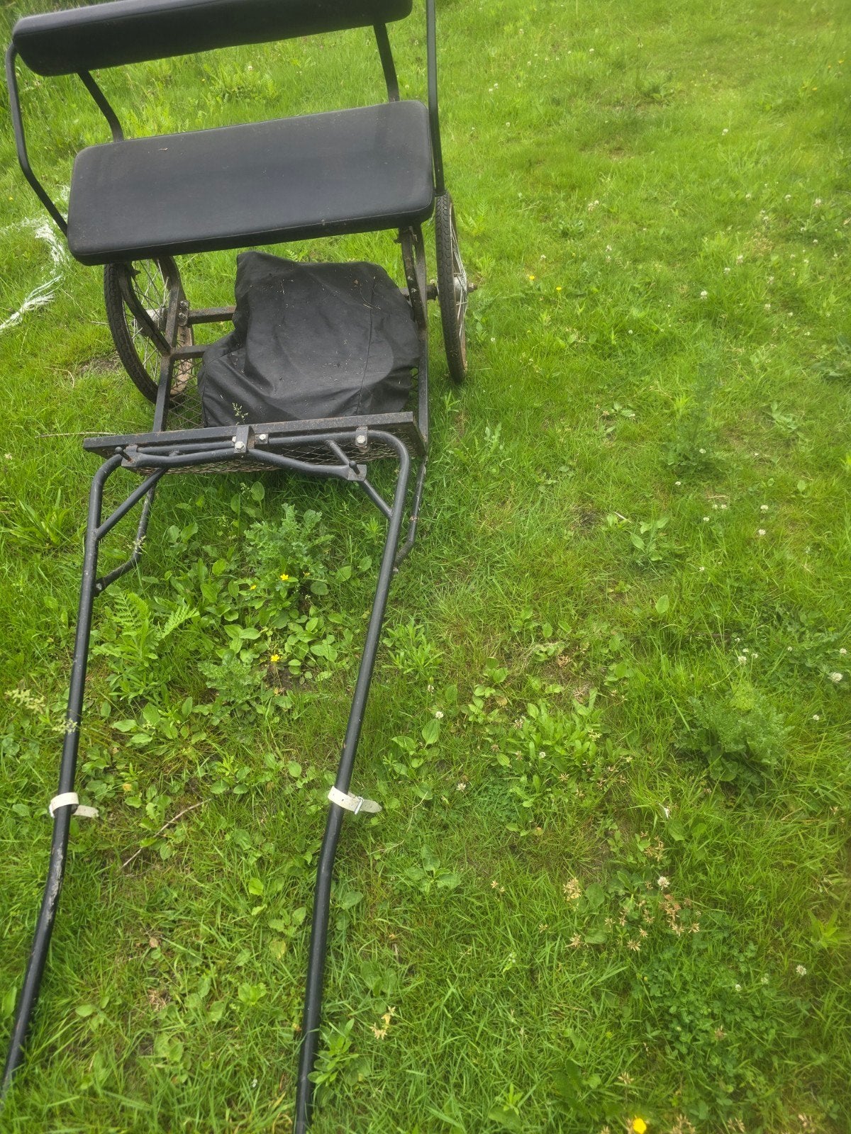 Sulky (koets) en getuig voor shetlander, Ophalen
