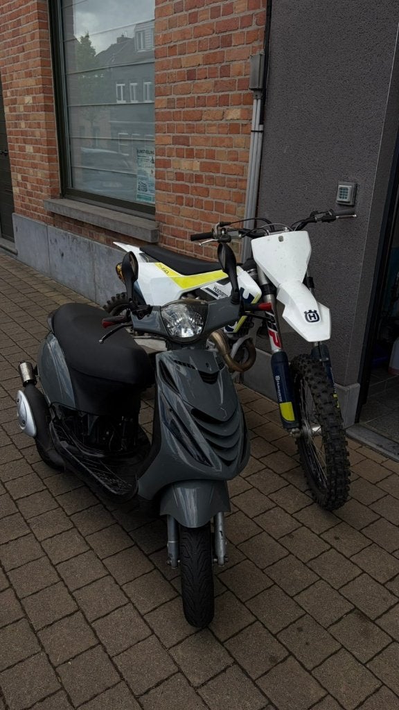 Zip 70cc a klasse, Fietsen en Brommers, Ophalen, Tweetakt, Klasse A (25 km/u), Zo goed als nieuw