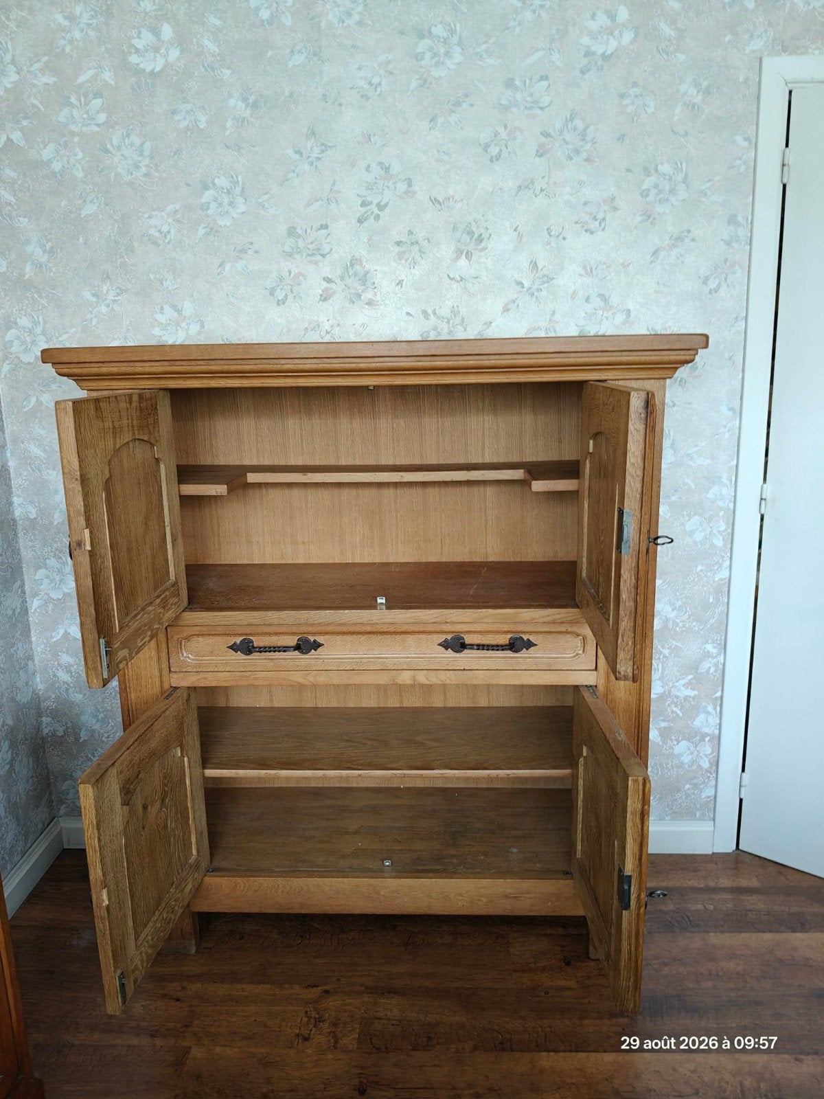 buffet en chêne, Enlèvement, Chêne