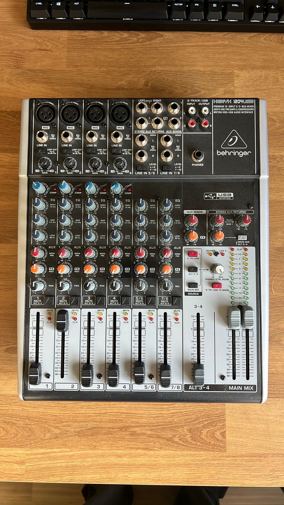 Behringer 1204usb, Ophalen, Zo goed als nieuw
