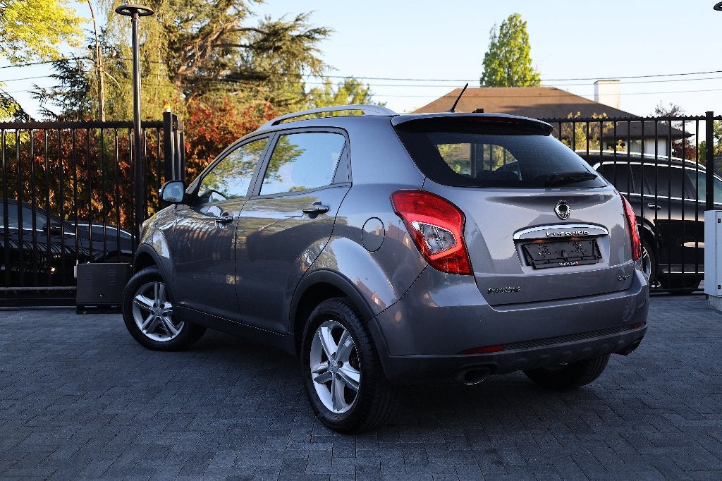 SsangYong Korando 2.0i | 2WD | Navi | Cruise | Stoel-Verwarm, Autos, SsangYong, Argent ou Gris, Entreprise, Boîte manuelle, Noir