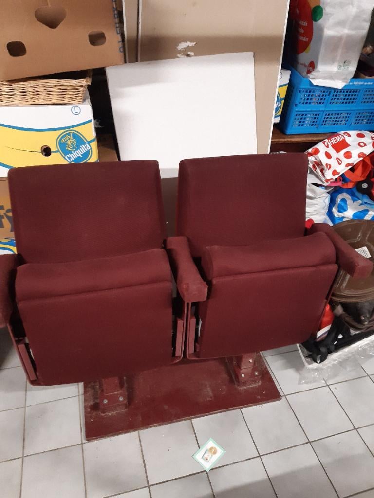 Vintage bioscoopstoelen, Enlèvement
