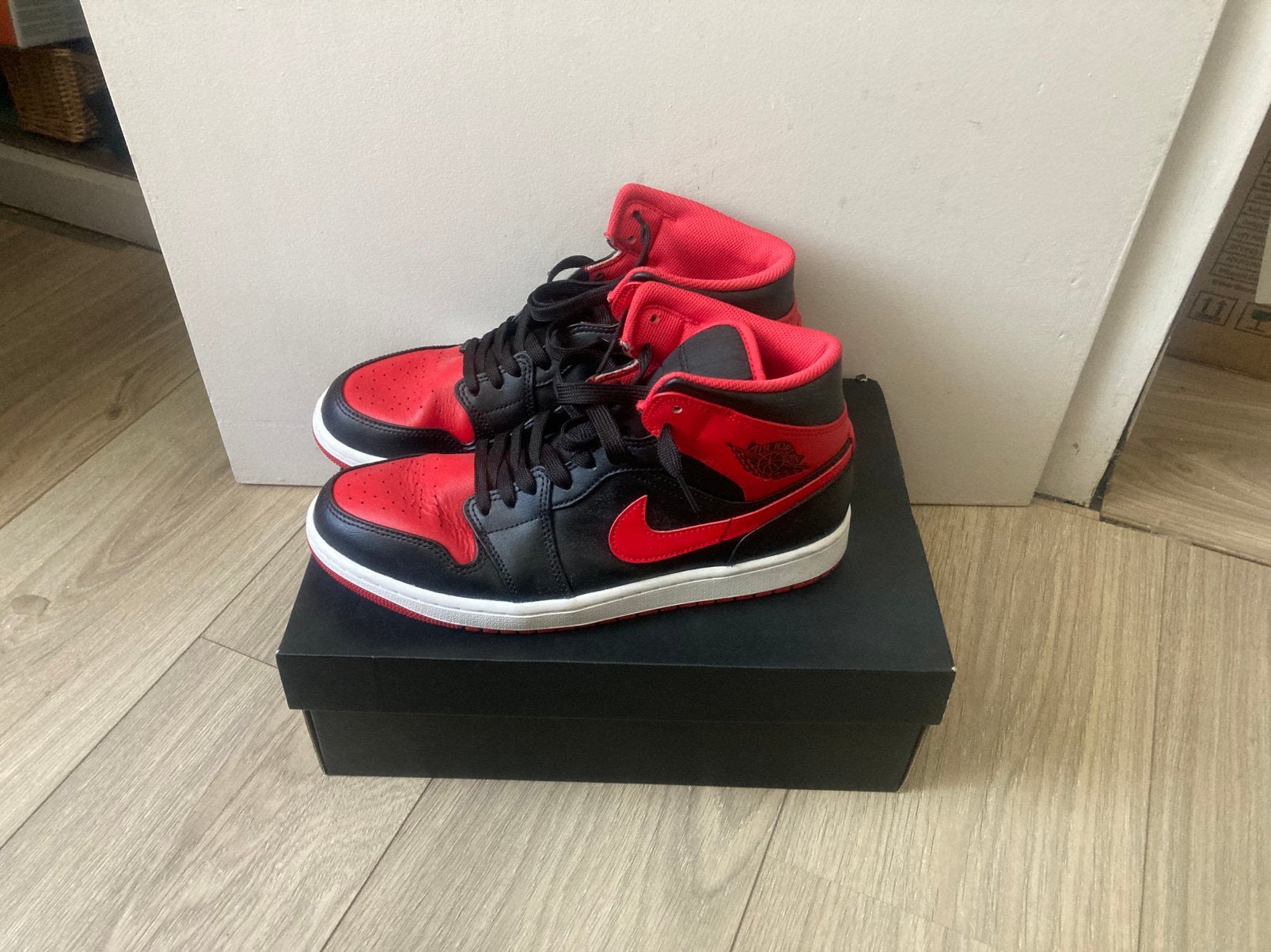 Nike Air Jordan1 Mid maat 44, Ophalen of Verzenden, Zo goed als nieuw