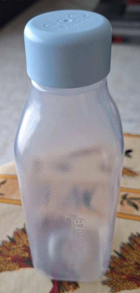 Bouteille Tupperware Eco 0.5 l et de couleur bleu clai, Envoi, Comme neuf, Bleu, Autres types