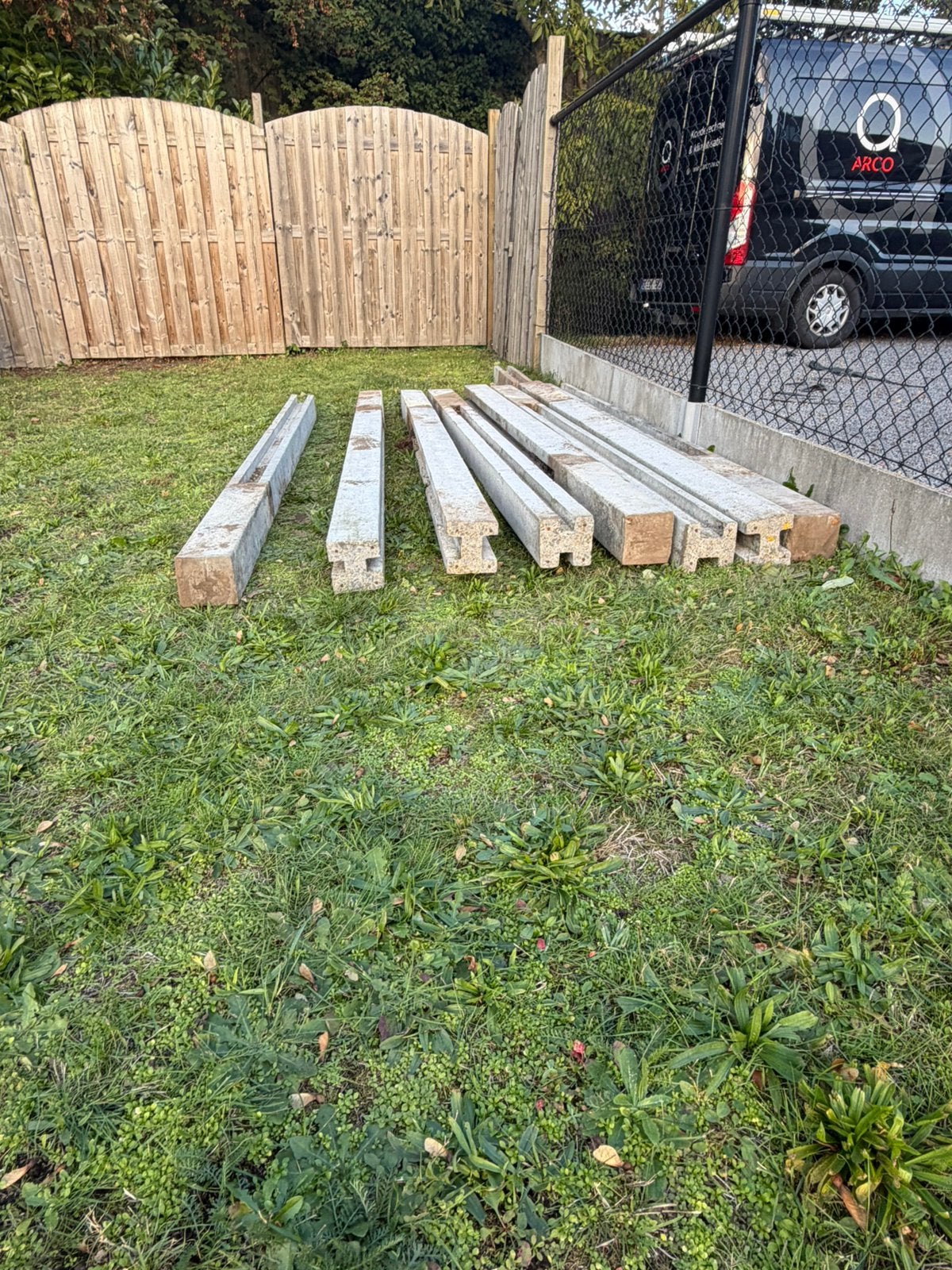 Betonnen palen voor schutting, Tuin en Terras, Ophalen, Zo goed als nieuw, Palen