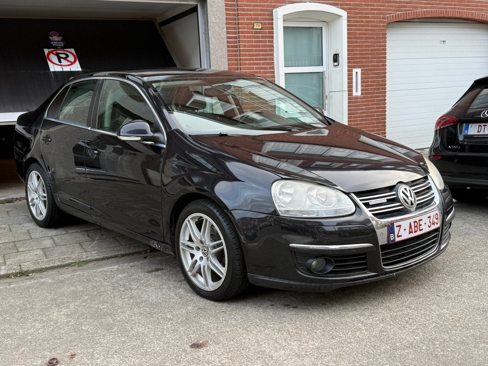 Volkswagen jetta 1.9 tdi bleumotion euro6, Auto's, Voorwielaandrijving, 4 deurs, Stof, Zwart