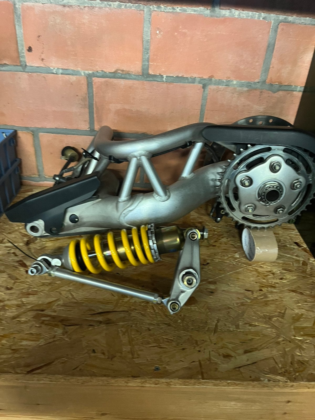 Bras oscillant Ducati avec amortisseur S4R S2R, Motos, Tuning & Styling, Enlèvement ou Envoi