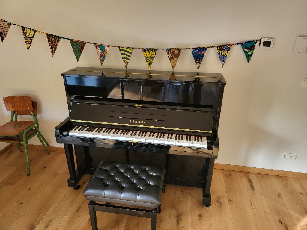 Piano Yamaha U1D - Finition Noir, Musique & Instruments, Pianos, Brillant, Comme neuf, Enlèvement, Piano