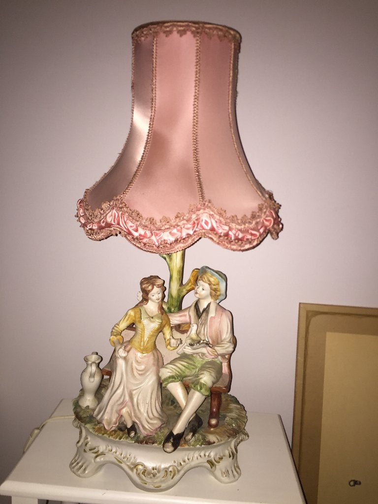 staanlamp in porselein - koppel op bankje, Antiek en Kunst, Ophalen