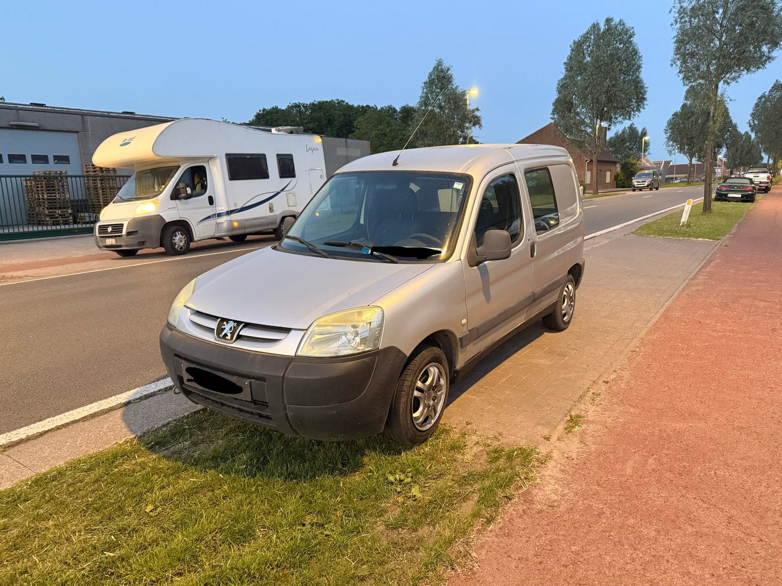 Peugeot partner 2004 lichte vracht, Auto's, Particulier, Overige carrosserie, 2 deurs, Zilver of Grijs