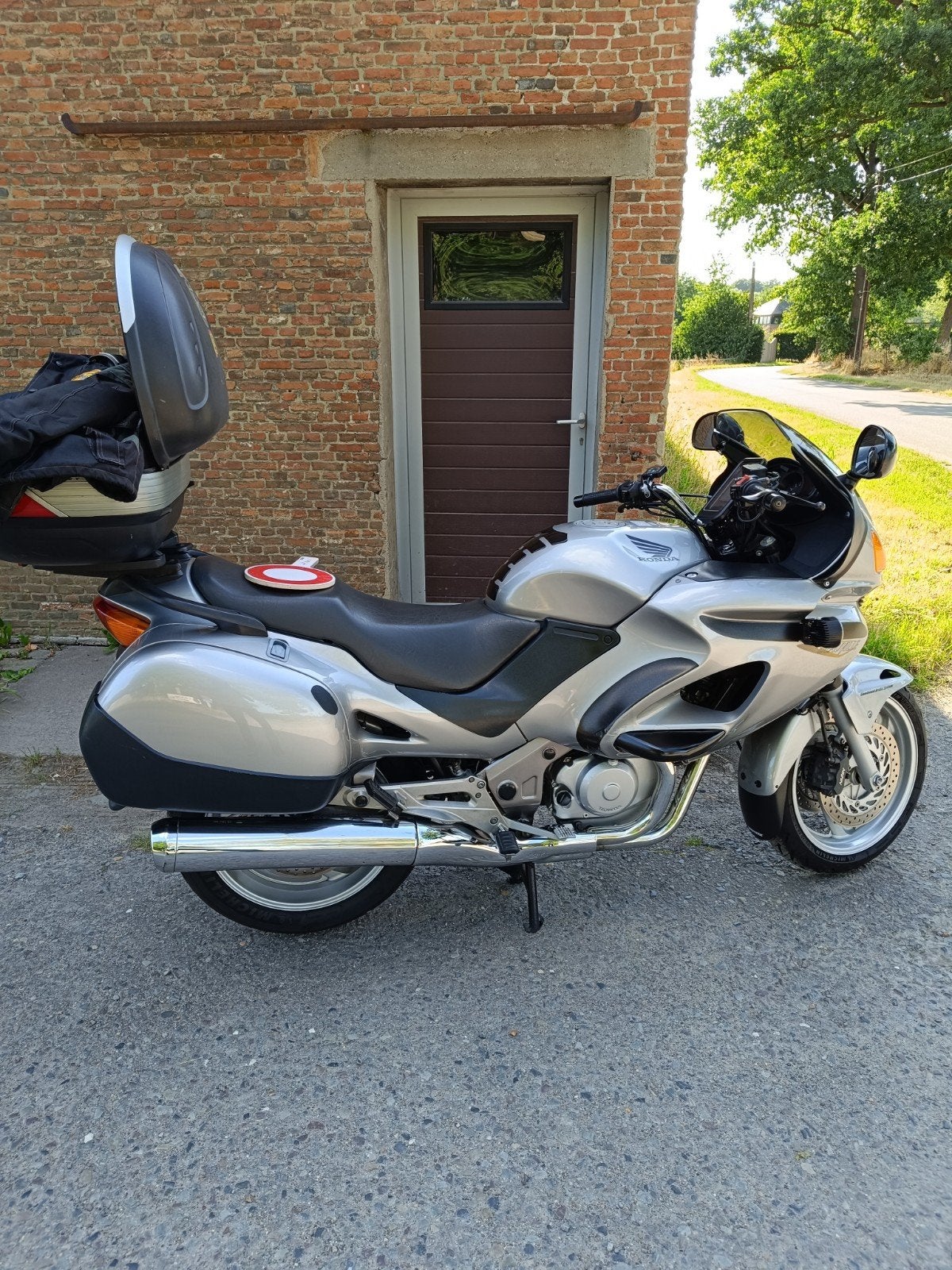 Honda 650 Deauville, 2 cilinders, Gebruikt, Sport, Cardan-aandrijving