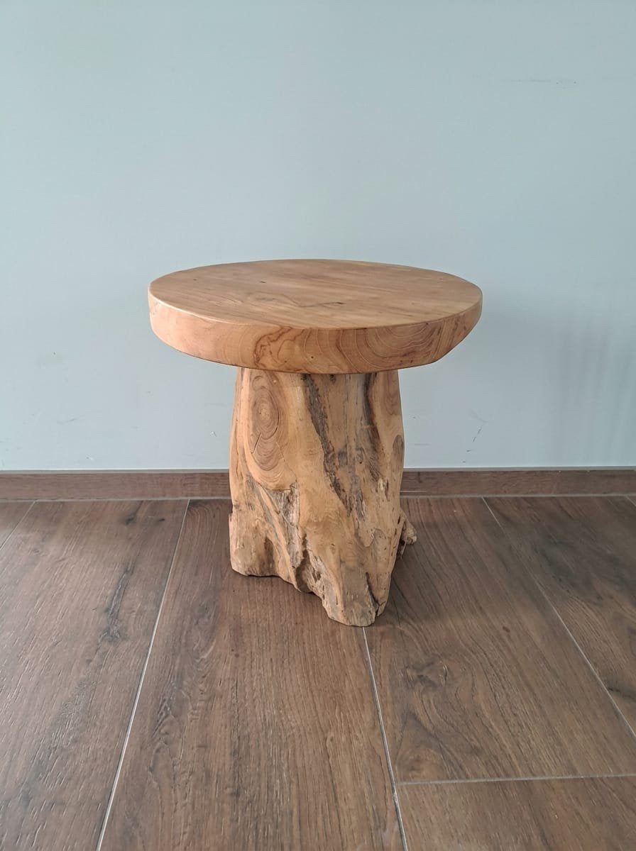 Houten kruk in sculptuurvorm, Ophalen, Zo goed als nieuw