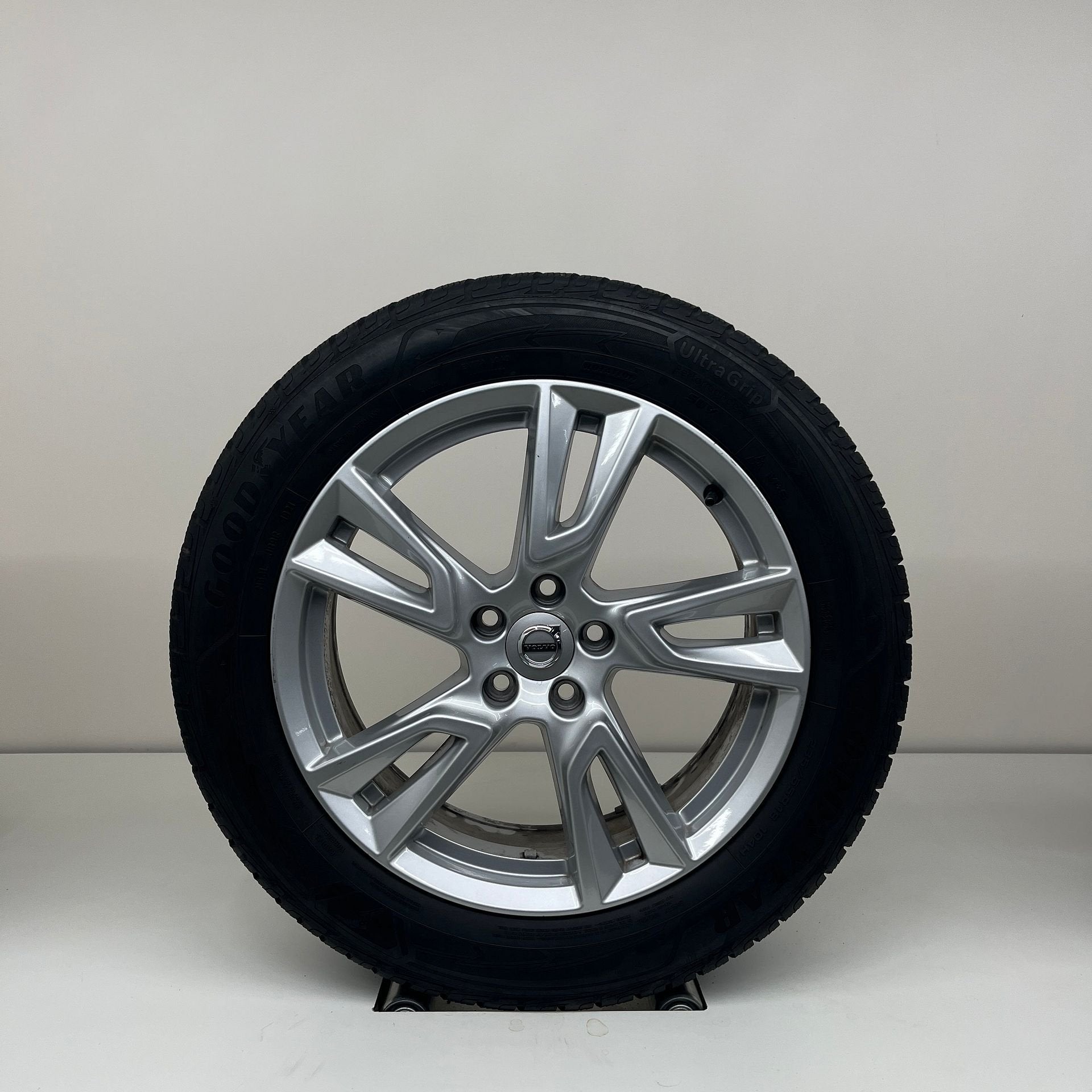 Volvo XC40 - 18 inch - winterbanden, Pneus et Jantes, Pneus hiver, Enlèvement ou Envoi, Véhicule de tourisme