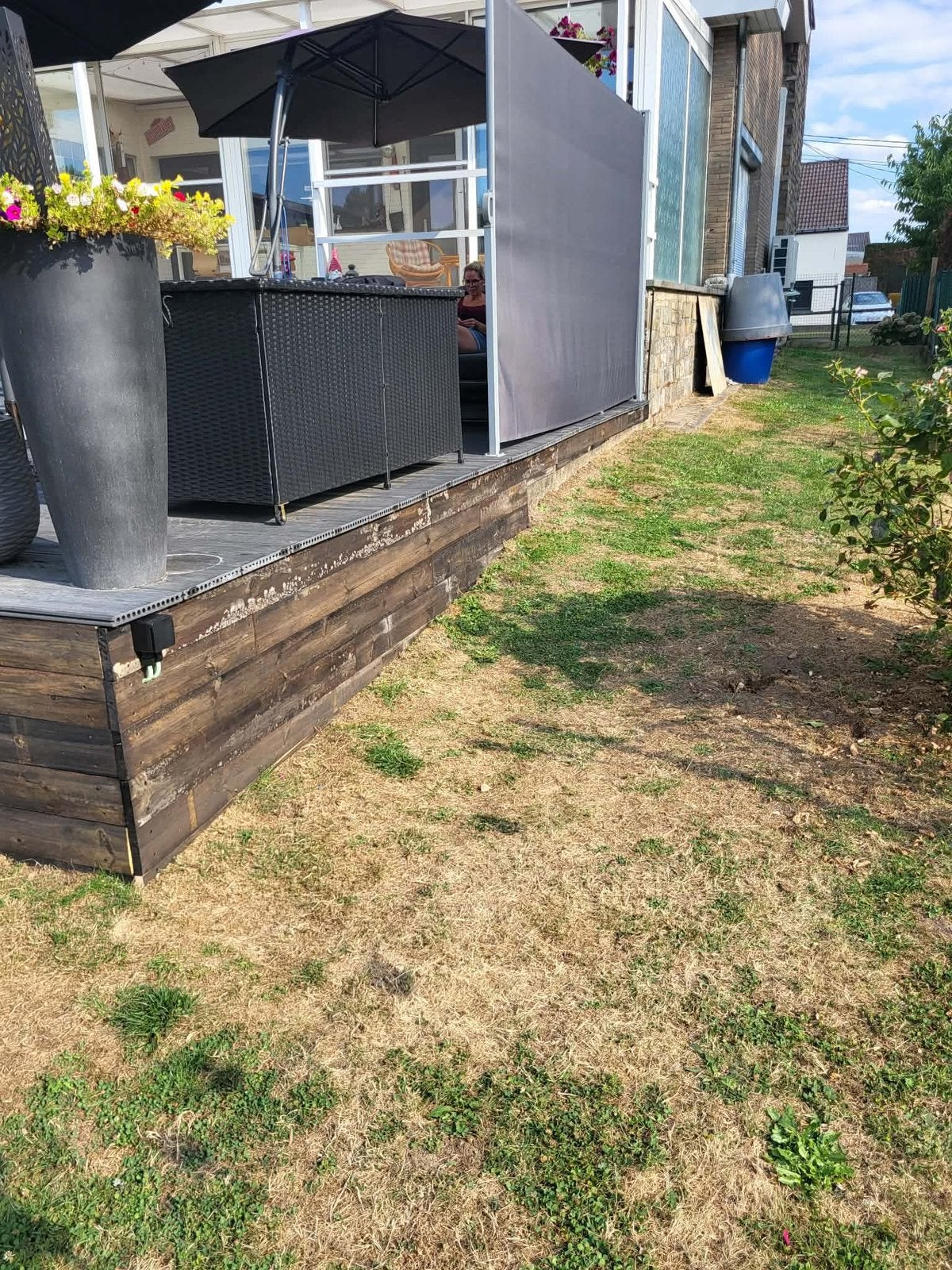 Zwarte gevelbekleding, Enlèvement, Neuf